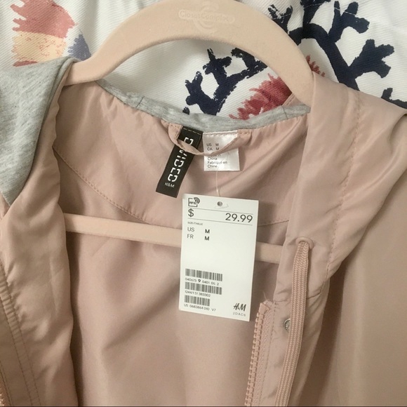 Women’s Windbreaker - Picture 3 of 4